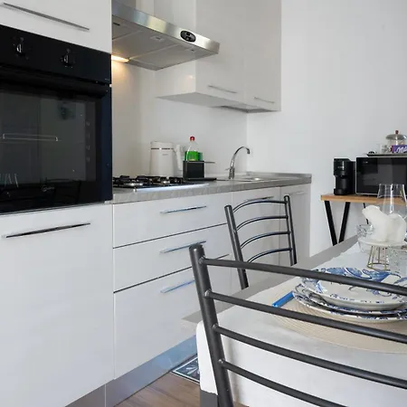 Lora Apartment,free Private Parking, Self Check In,1 Apartment *